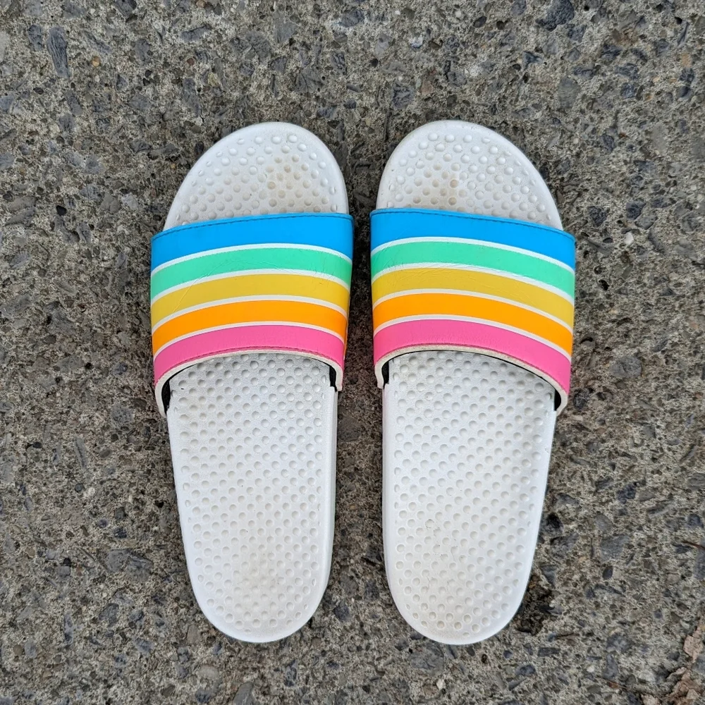 Victoria's Secret Pink Rainbow Stripes Logo Single Strap Slides Sandals - Picture 7 of 7